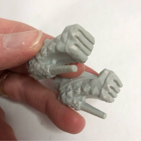 Monster High Boo York Draculaura‎ Doll Outfit Replacement Silver Gargoyle Shoes - Picture 4 of 5